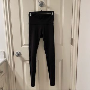 Lululemon Wunder Under size 6